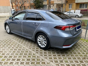 Toyota corolla hybrid - imagine 2