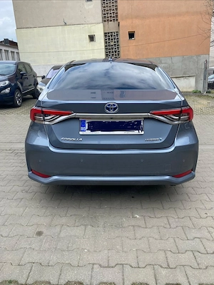 Toyota corolla hybrid - imagine 3