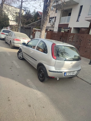 vând Opel CORSA c motor de 1 2 benzina consum mic proprietar in acte - imagine 4