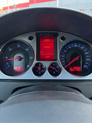 Volkswagen Passat B6   2.0 TDI 140 CP   CBAB   2009 - imagine 5