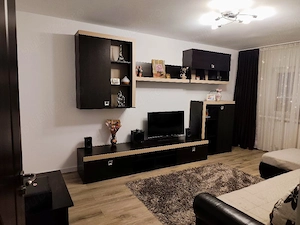 vand apartament 3 camere 