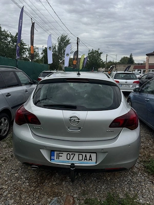 Opel Astra J 2.0 CDTI 160CP | 2010 | 6 trepte | Scaune încălzite | Faruri adaptive | Jante aliaj - imagine 4