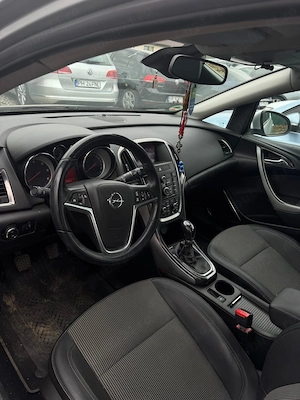 Opel Astra J 2.0 CDTI 160CP | 2010 | 6 trepte | Scaune încălzite | Faruri adaptive | Jante aliaj - imagine 6