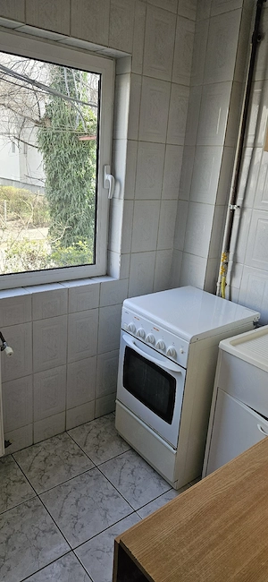 vand  inchiriez garsoniera 9mai - imagine 7