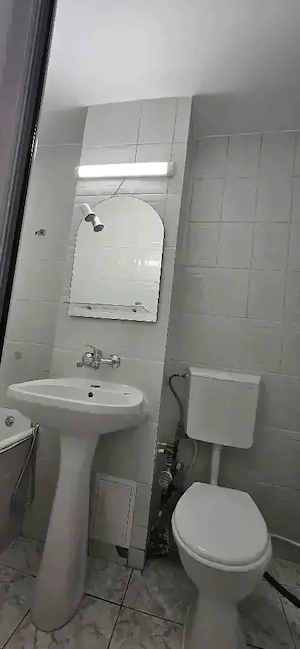 vand  inchiriez garsoniera 9mai - imagine 8