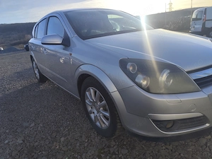 Opel Astra  1,6 benzina 101 CP  An fab. 2006 XENON - imagine 4