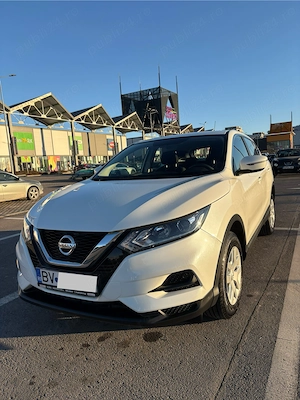 Nissan Qasqai, an 2020, benzina, 41.000 km - imagine 4