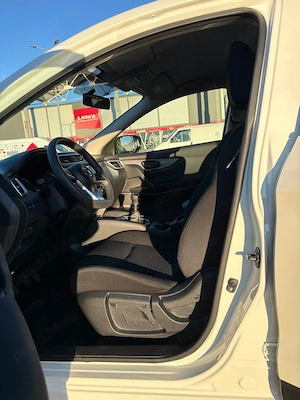 Nissan Qasqai, an 2020, benzina, 41.000 km - imagine 5