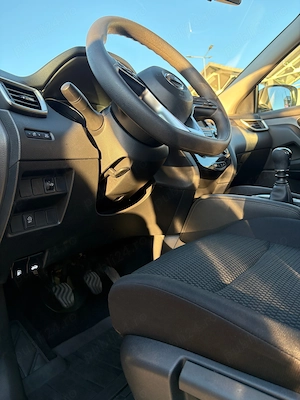 Nissan Qasqai, an 2020, benzina, 41.000 km - imagine 6