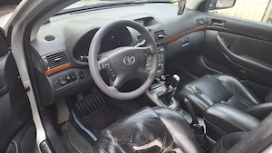 Toyota Avensis 2.0 D4D T25 - imagine 5