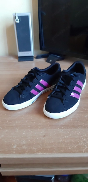 adidași NEO