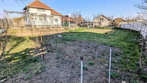 Casă de vânzare în Simeria, teren generos 845 mp + anexe - imagine 3