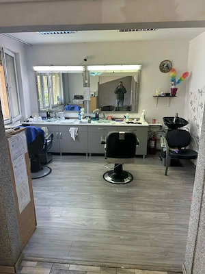 AFACERE LA CHEIE   Frizerie modernă în municipiul Orșova  - imagine 2
