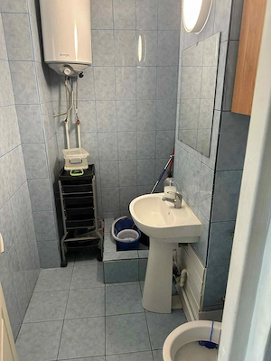 AFACERE LA CHEIE   Frizerie modernă în municipiul Orșova  - imagine 4