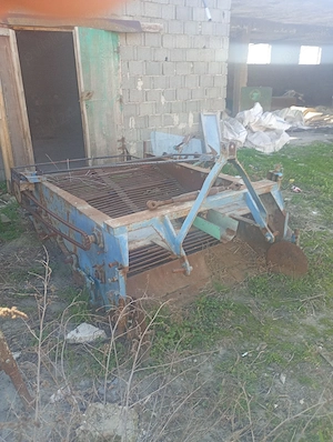 vand utilaje tactor utb plug disc semanatoare cisterna masina de scos ceapa instalatie de erbicidat - imagine 3