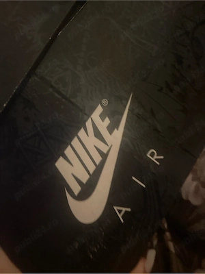 vand adidasi nike air 