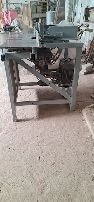 Freza lemn cu cap inclinabil