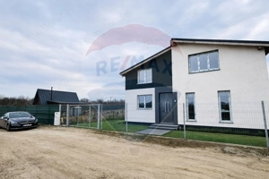 Vilă cu 6 camere de vânzare strada Lahovari Balotesti