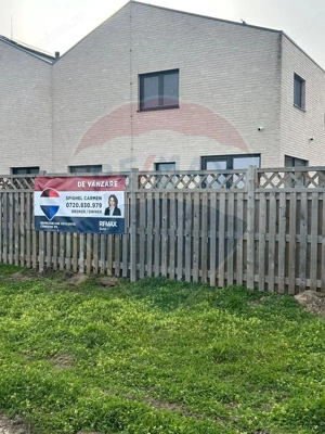 Vilă cu 4 camere de vânzare in Liziera de Lac