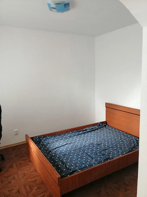 Inchiriez apartament semidecomandat  - imagine 2