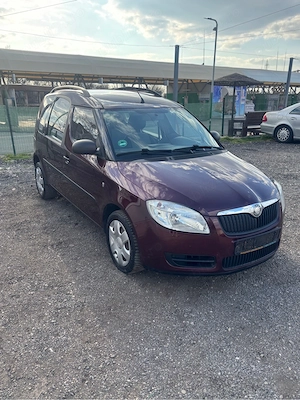 Skoda Roomster-2010-benzina - imagine 2