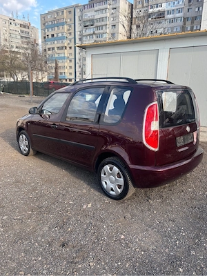 Skoda Roomster-2010-benzina - imagine 5