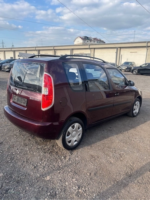 Skoda Roomster-2010-benzina - imagine 4