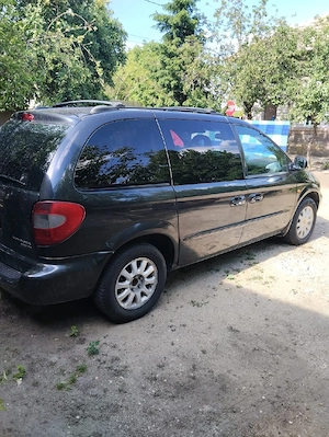 Vând Chrysler Voyager 2002 - imagine 2