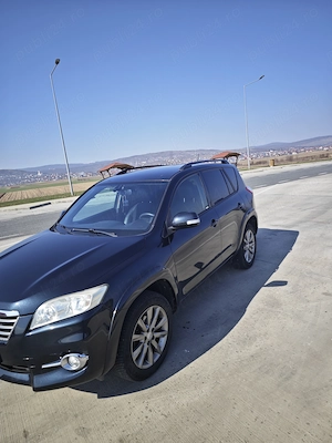 Vând Toyota RAV 4 cutie automata 4x4 permanent - imagine 3