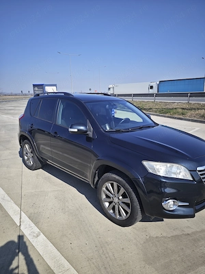 Vând Toyota RAV 4 cutie automata 4x4 permanent - imagine 2