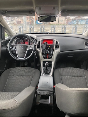 vand opel astra j sport tourer - imagine 4