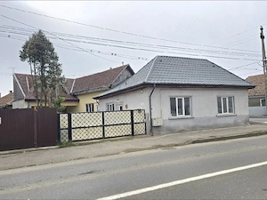 Inchiriez casa spatiu comercial cu garaj