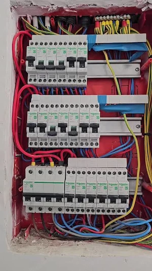 Execut lucrări Electrice!  - imagine 5