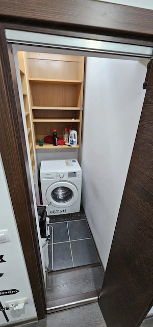 Inchiriez apartament 3 cam cf 1 decomandat ,Central - imagine 9