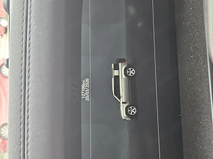 Land Rover Defender 110 D300 SE - imagine 7