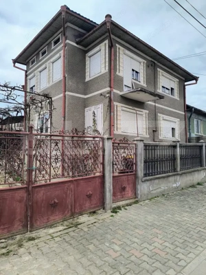 casa  spatioasa  de vinzare,ideala pentru confort si liniste - imagine 2