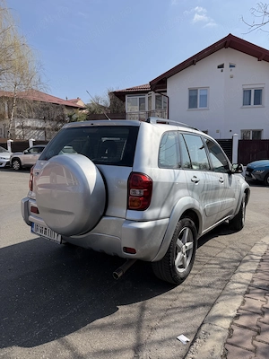 Toyota RAV4 2005 - 2.0 VVT-i 150 CP, benzina+GPL, 4x4 permanent, intretinuta, proprietar - imagine 2