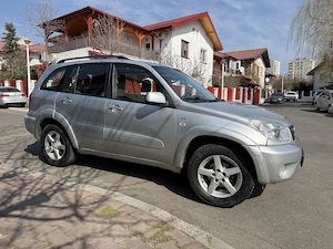 Toyota RAV4 2005 - 2.0 VVT-i 150 CP, benzina+GPL, 4x4 permanent, intretinuta, proprietar - imagine 10