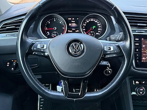 VW Tiguan, an 2019, 2.0 TDI   150 CP, cutie automată DSG, navi mare, camera, carlig de remorcare - imagine 16