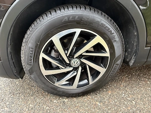 VW Tiguan, an 2019, 2.0 TDI   150 CP, cutie automată DSG, navi mare, camera, carlig de remorcare - imagine 11