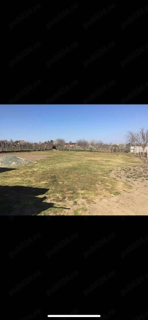 Teren intravilan de vânzare !