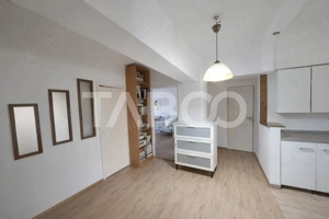 Apartament de vanzare decomandat cu 3 camere balcon etaj 2 in Turnisor - imagine 9