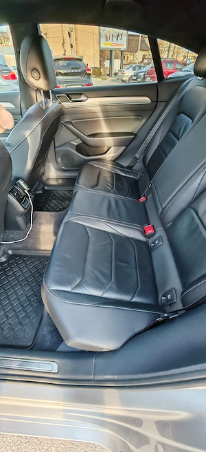 Proprietar Vand VW Arteon Panoramic R Line interior-exterior  4 Motion - imagine 9