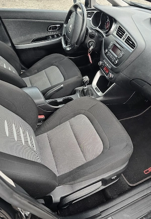 kia ceed 1,6 diesel - imagine 10