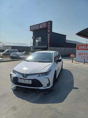 Vind sau schimb Toyota corolla 1,8 benzina -hybryd cumparata noua ,proprietar an 2025  - imagine 5