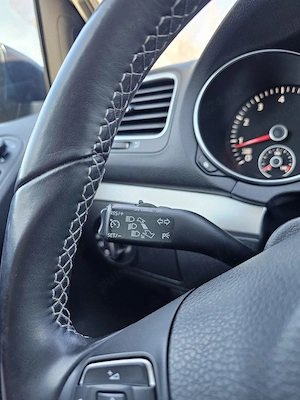 VW Golf 6 1.4TSI TEAM Parkassist ÎncălzireScaune DubluClima Bluetooth ComenziVolan Euro5  - imagine 11