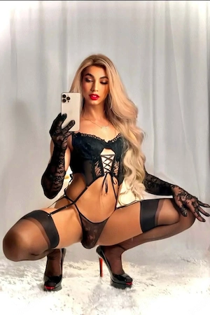 Detin jucarii transexuala stapana doar activa prima data la voi in oras ofer si show web - imagine 2