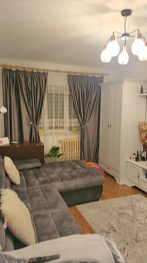 Ofer spre închiriere apartament cu 3 camere Mioveni 