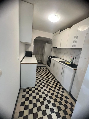 Apartament 3 camere, ultracentral, cu balcon, Pitesti - imagine 6