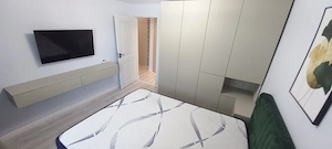 2 cam54ere la Ireg(Doja)